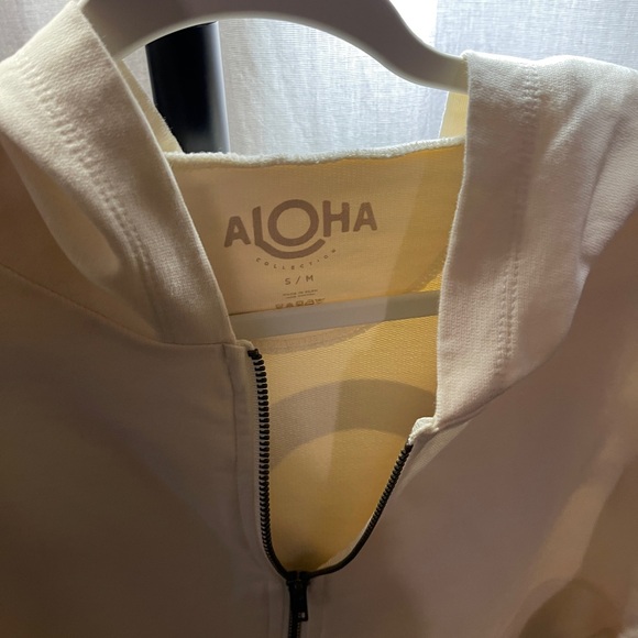 Cream Hoodie with Aloha Print - Picture 5 of 6